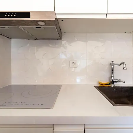 Appartement 16th 2 Bedrooms Near Eiffel Tower Renovated Balcony 2-4 Person